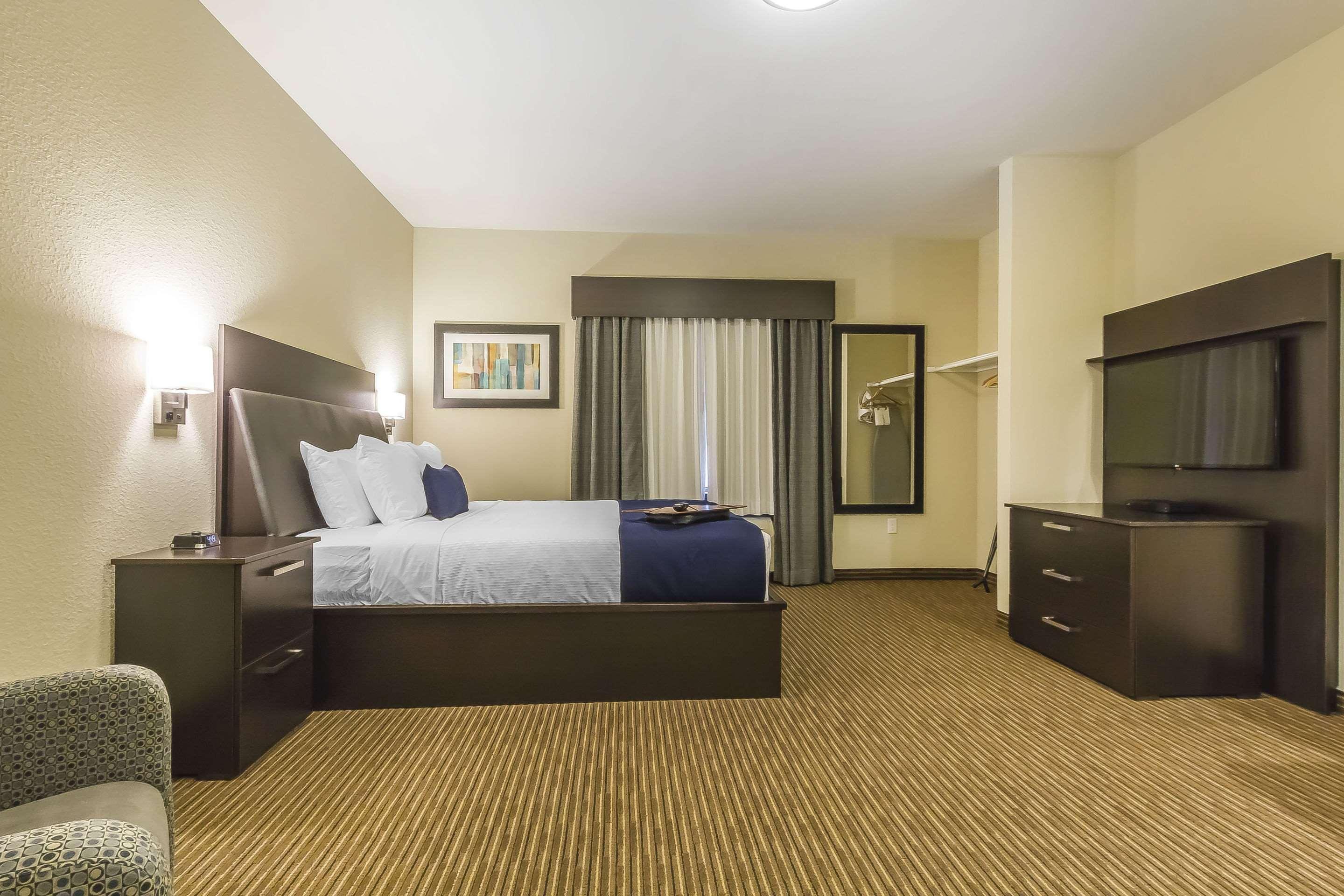 Quality Inn & Suites Moose Jaw Exterior foto