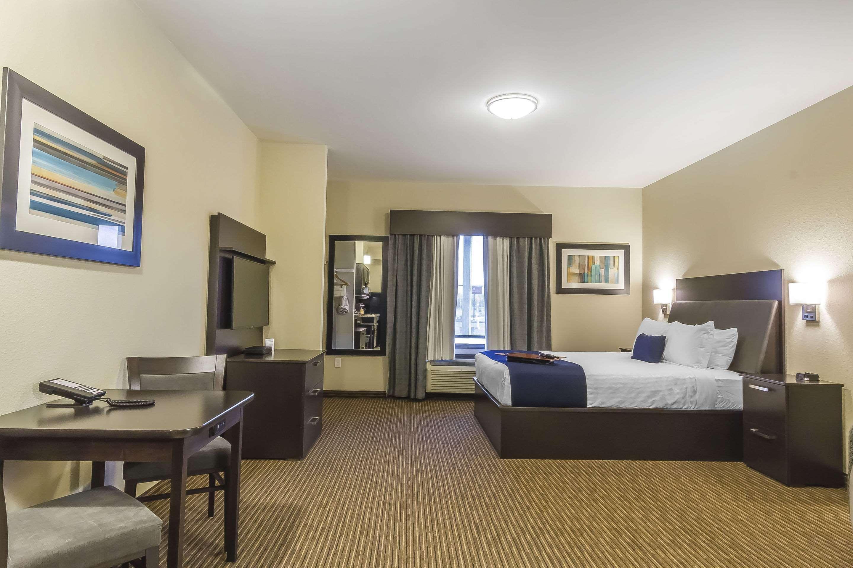 Quality Inn & Suites Moose Jaw Exterior foto