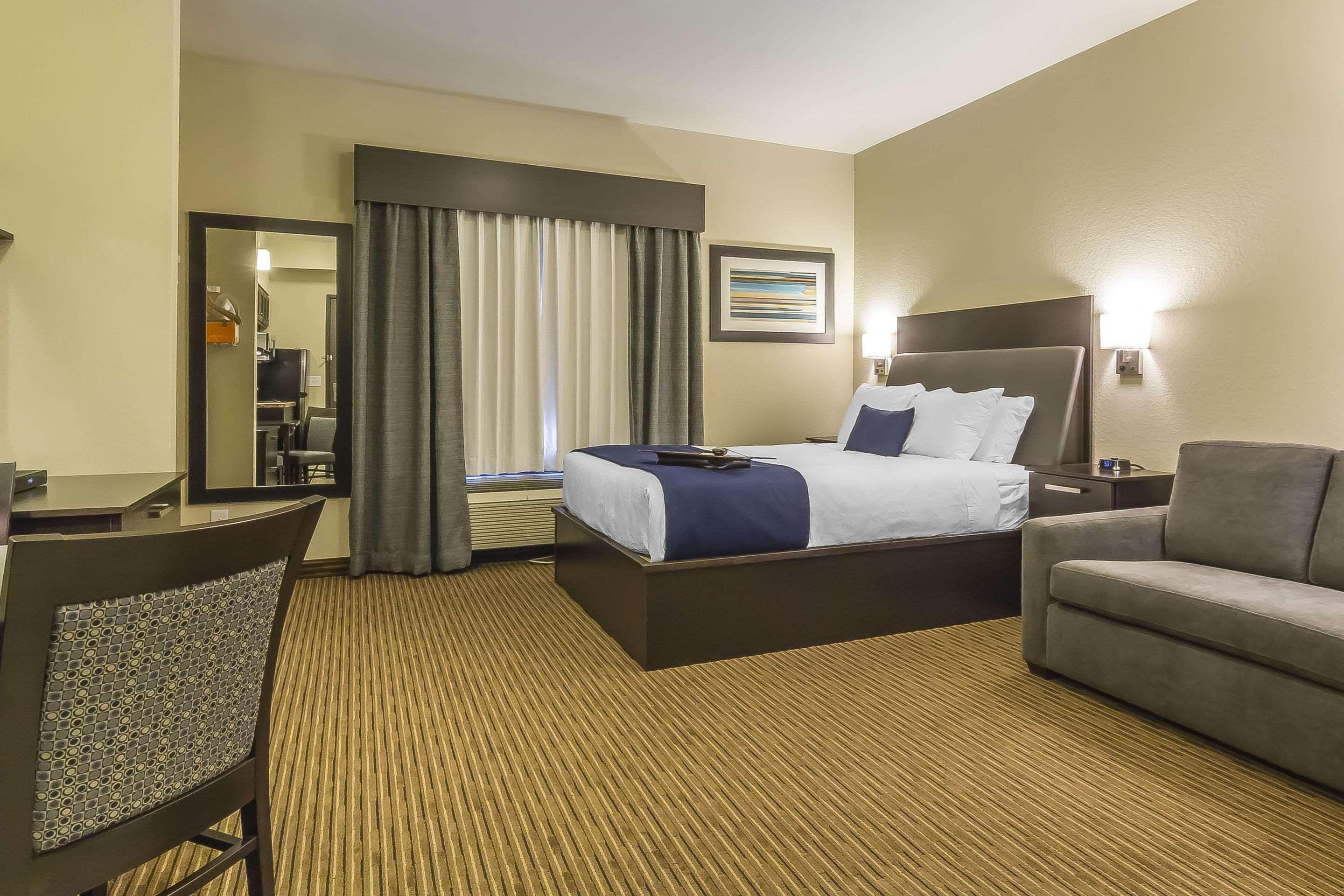 Quality Inn & Suites Moose Jaw Exterior foto