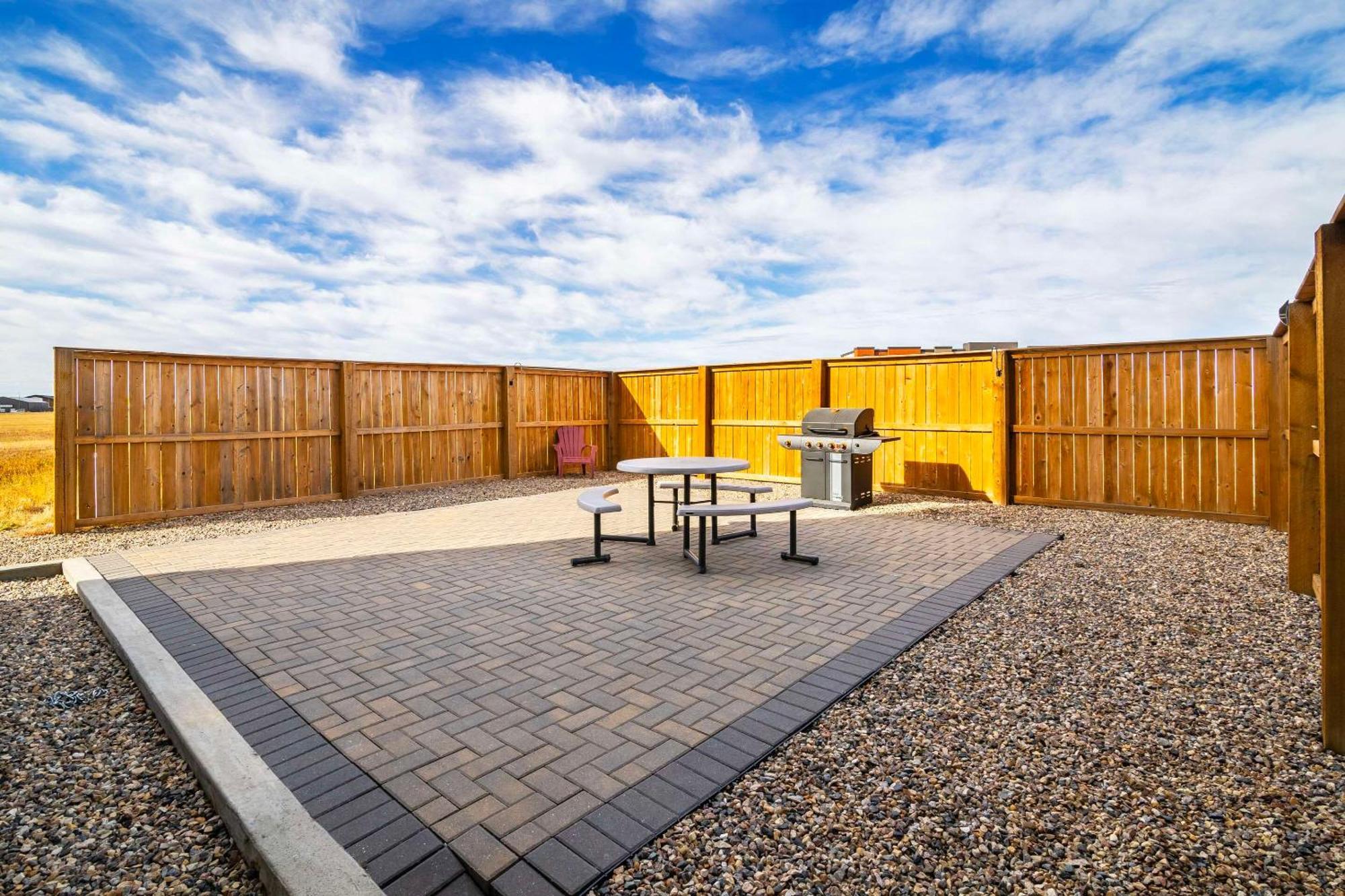 Quality Inn & Suites Moose Jaw Exterior foto