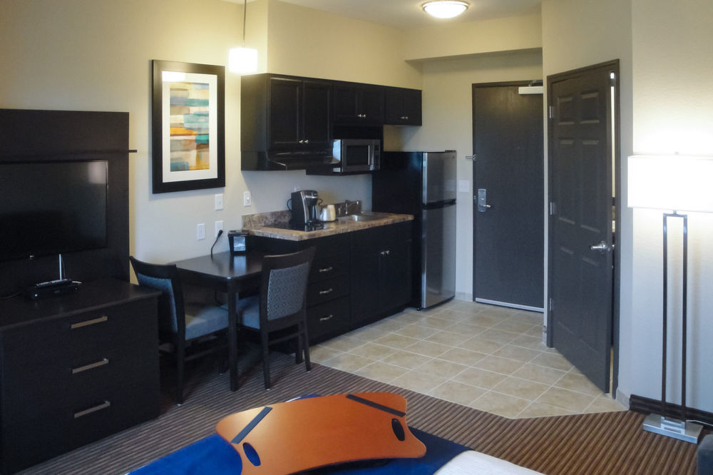Quality Inn & Suites Moose Jaw Exterior foto